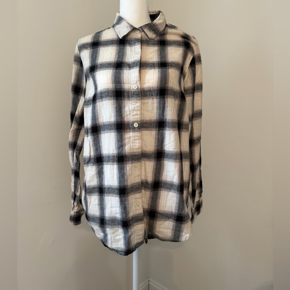 Old Navy Size L Long-Sleeve Plaid Flannel Shirt - Picture 8 of 14